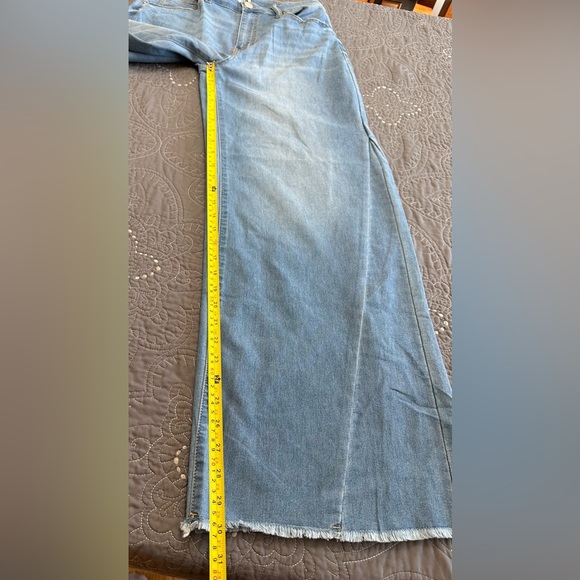 Fashion Nova Juniors Wide Leg Jeans NWT Size 3 - Picture 10 of 12